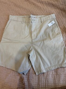 Old Navy Tan Flat Front Men's Chino Shorts